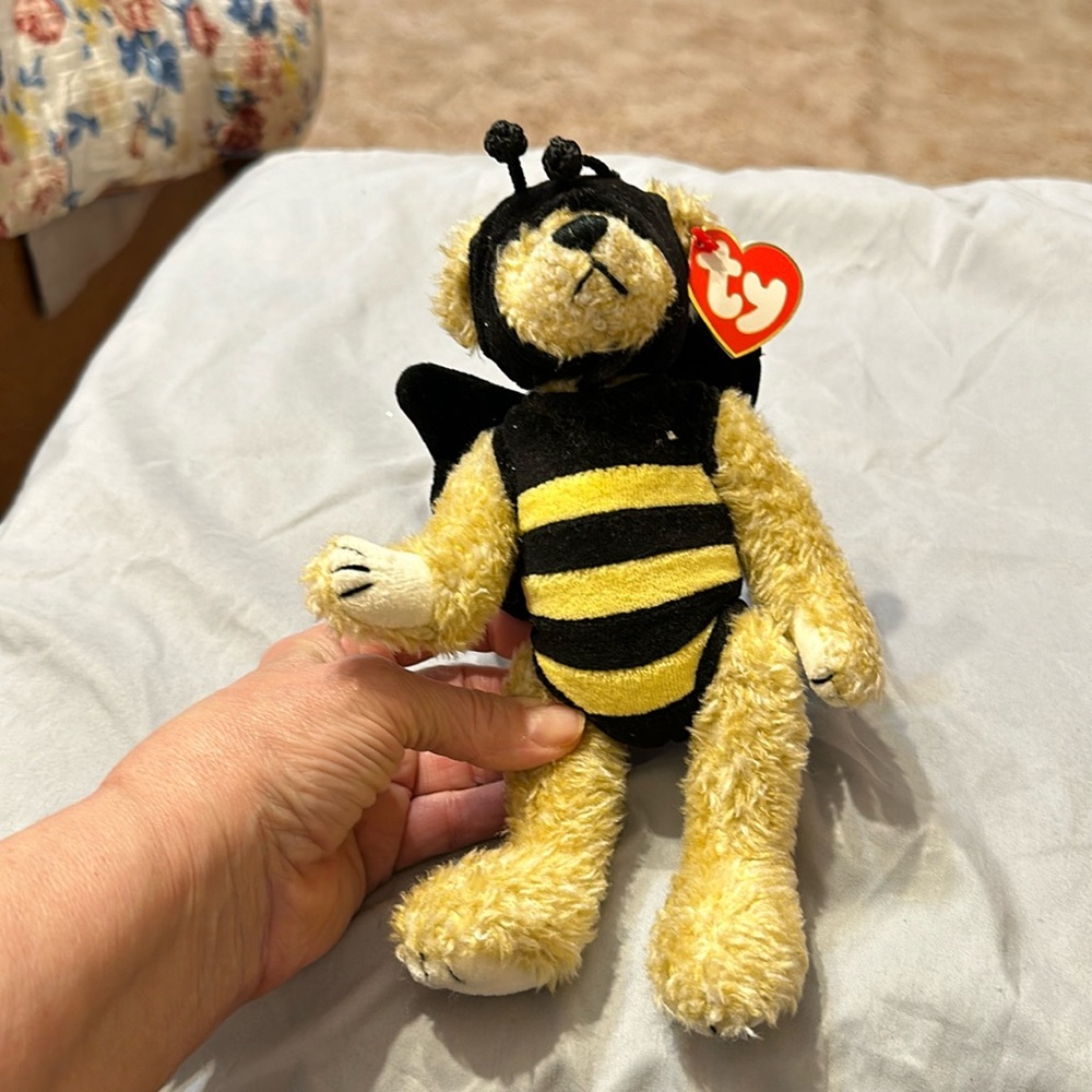 TY the ATTIC TREASURES Collection. BREEZE BEAR. Tag intact